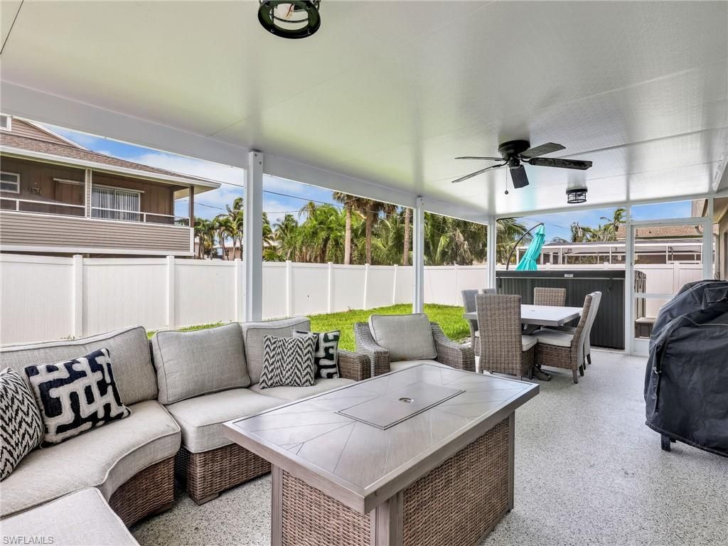 195 Hibiscus Dr , Fort Myers Beach, FL 33931 Photo