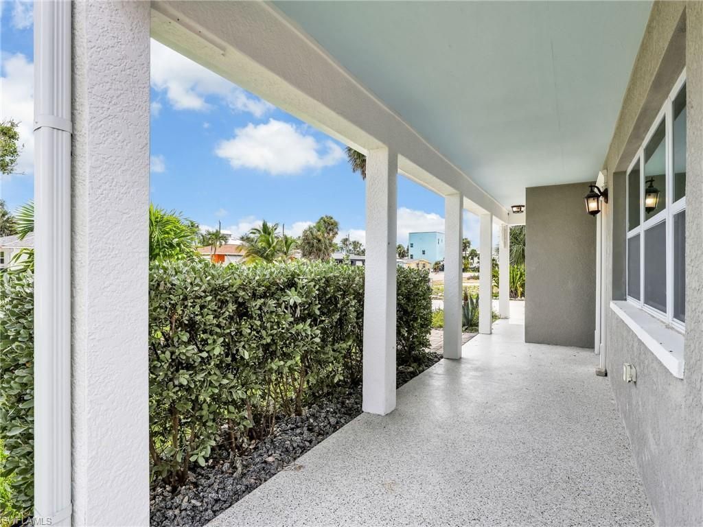 195 Hibiscus Dr , Fort Myers Beach, FL 33931 Photo