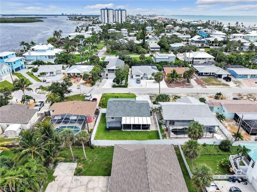 195 Hibiscus Dr , Fort Myers Beach, FL 33931 Photo