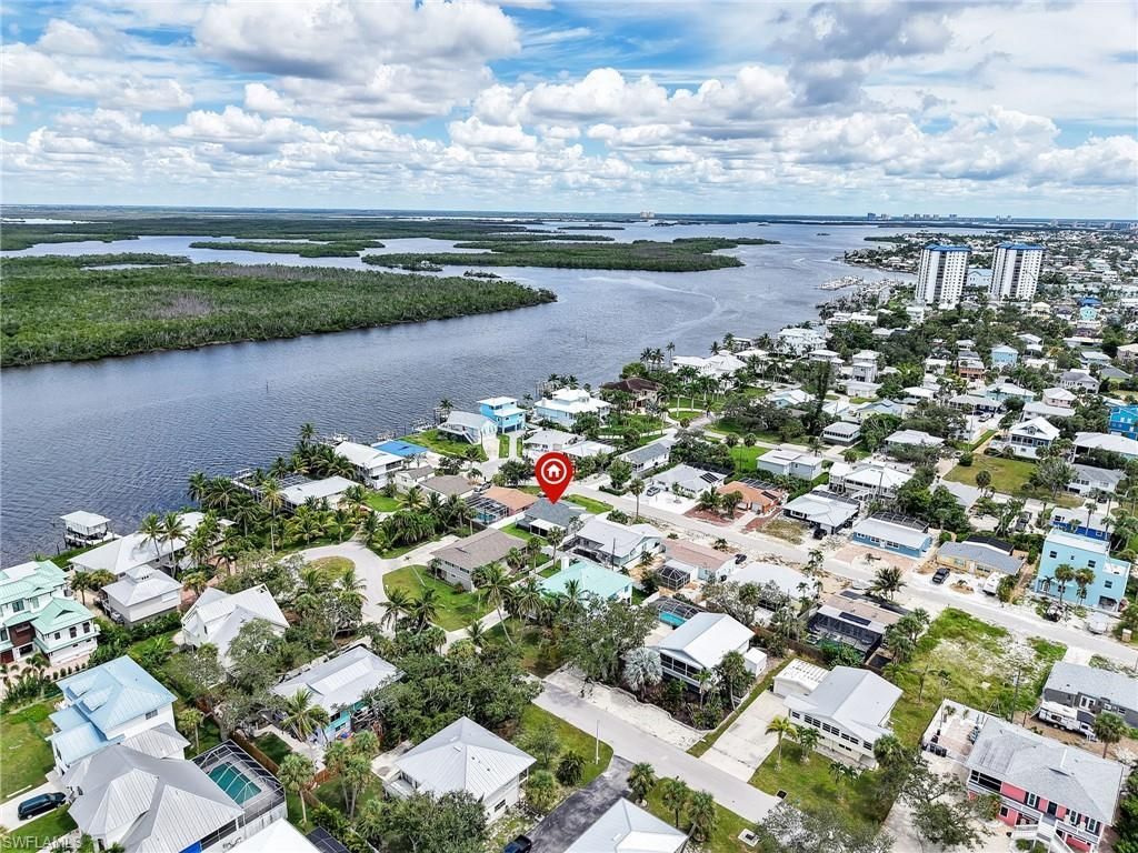 195 Hibiscus Dr , Fort Myers Beach, FL 33931 Photo