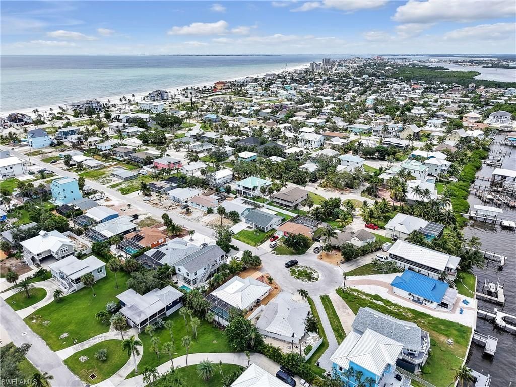 195 Hibiscus Dr , Fort Myers Beach, FL 33931 Photo