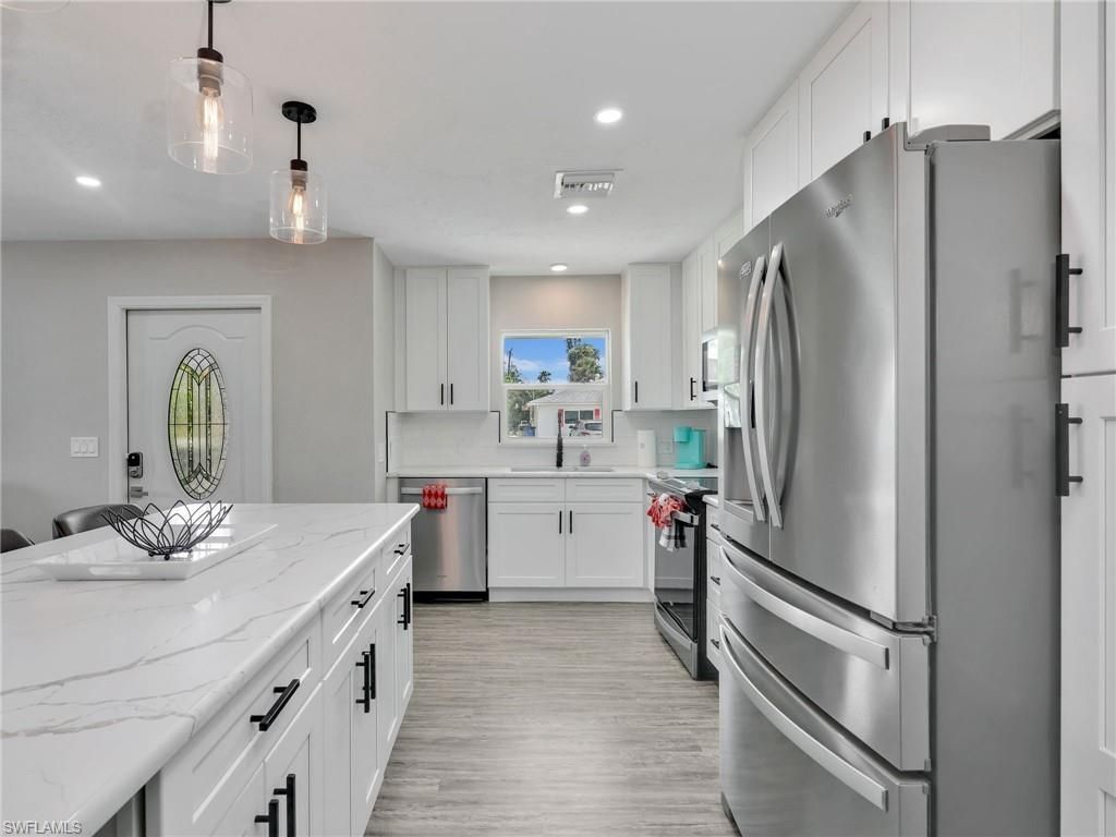 195 Hibiscus Dr , Fort Myers Beach, FL 33931 Photo