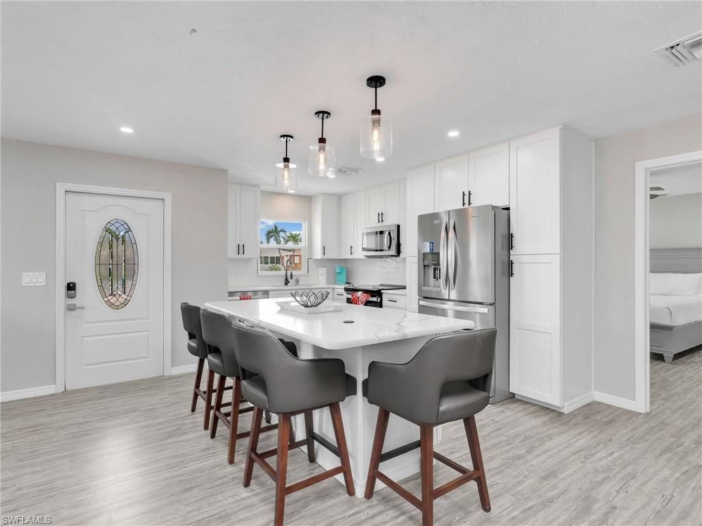 195 Hibiscus Dr , Fort Myers Beach, FL 33931 Photo