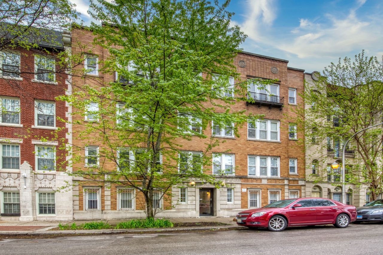 6812 N Wayne Avenue, Unit 2A, Chicago, IL 60626 Main Photo