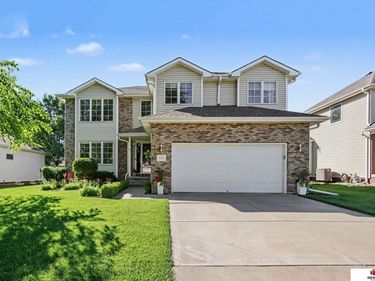 8221 Katrina Lane, Lincoln, NE 68512