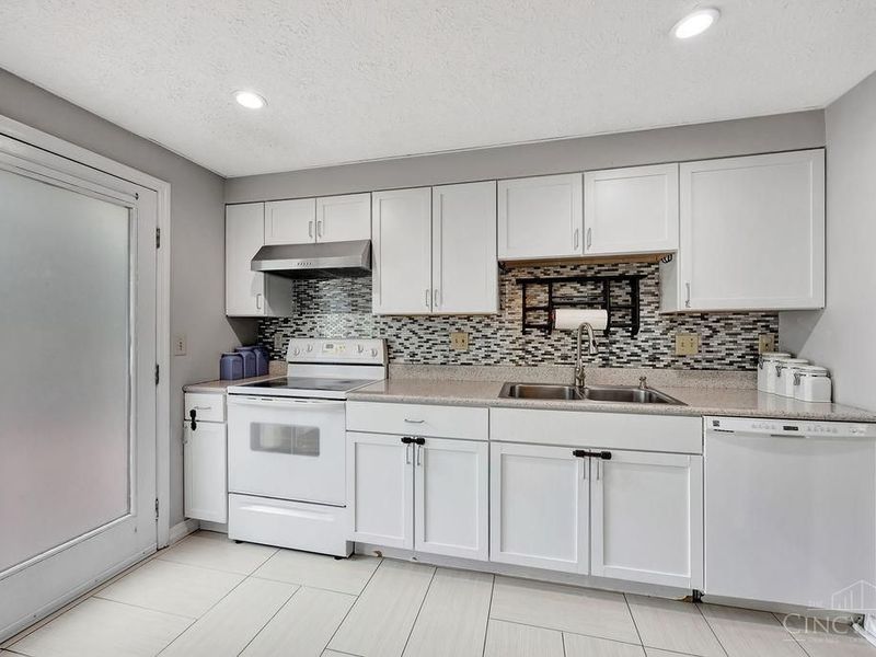 5350 Orchard Creek Court, Green Township, OH 45239 Photo 14
