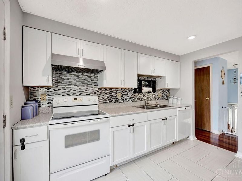 5350 Orchard Creek Court, Green Township, OH 45239 Photo 16