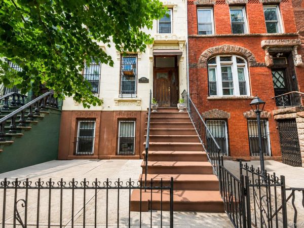 571 Macon Street , Brooklyn, NY 11233