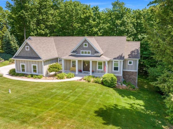 9390 Summerfield Drive E, Unit 15, Traverse City, MI 49684