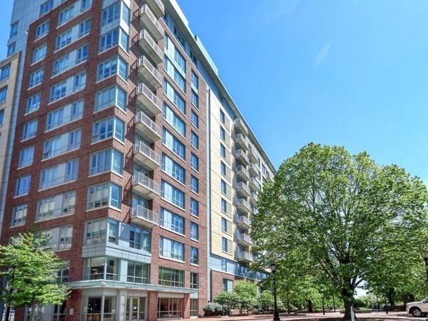 100 Station Landing, Unit 805, Medford, MA 02155