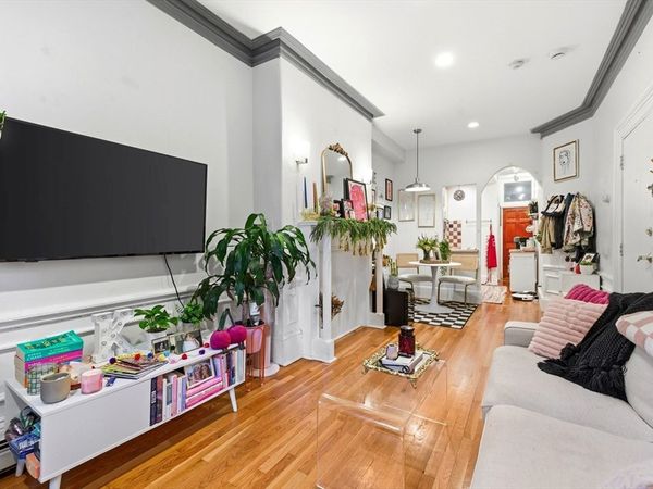3 Saint Charles St, Unit 2, Boston, MA 02116