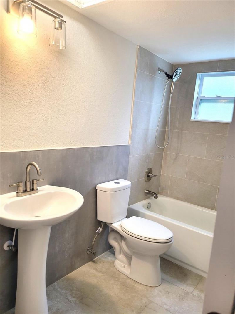 1835 Maryland Avenue Ne, Saint Petersburg, FL 33703 Photo