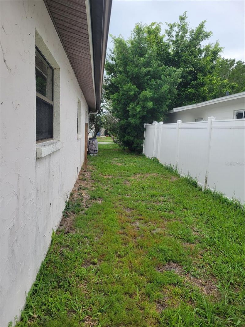 1835 Maryland Avenue Ne, Saint Petersburg, FL 33703 Photo
