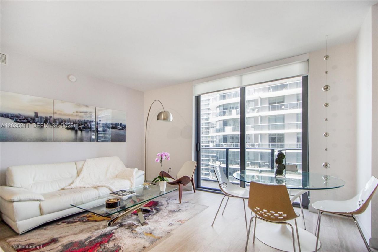 55 SW 9th St , Unit 3802, Miami, FL 33130 Photo