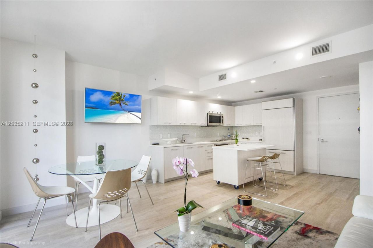 55 SW 9th St , Unit 3802, Miami, FL 33130 Photo