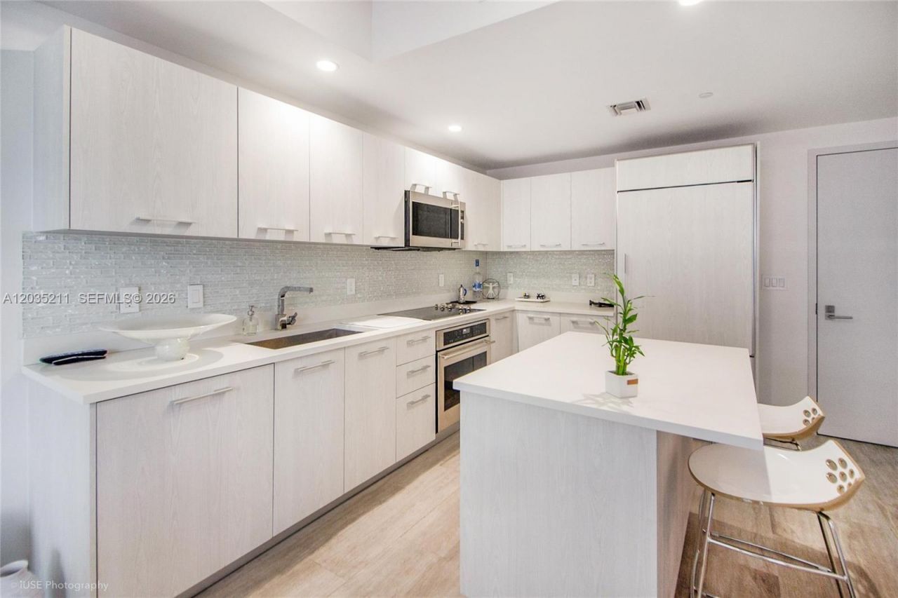 55 SW 9th St , Unit 3802, Miami, FL 33130 Photo