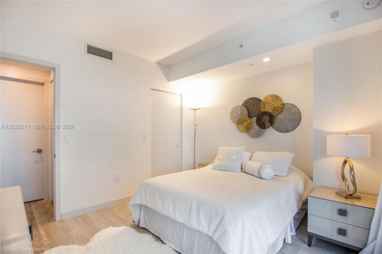 55 SW 9th St , Unit 3802, Miami, FL 33130 Photo