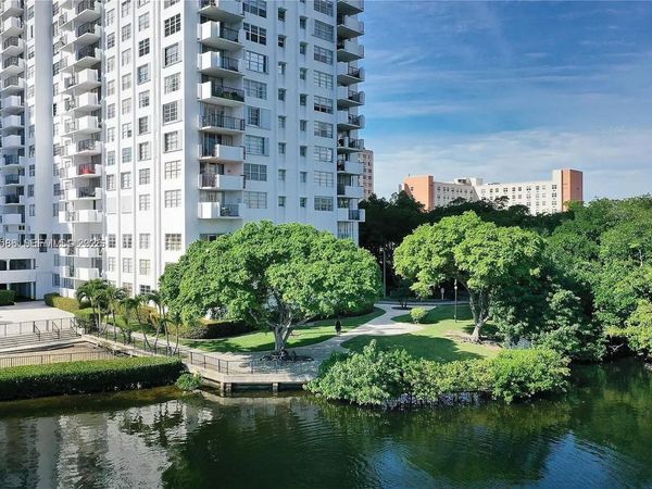 2780 NE 183rd St , Unit 1705, Aventura, FL 33160