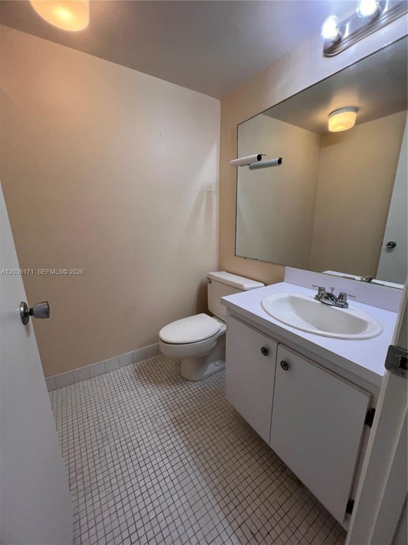 1075 Riverside Dr , Unit 505, Coral Springs, FL 33071 Photo