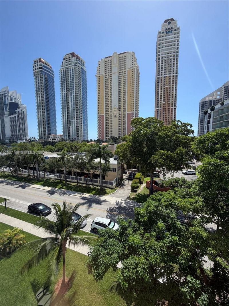 17620 Atlantic Blvd, Unit 514, Sunny Isles Beach, FL 33160 Photo