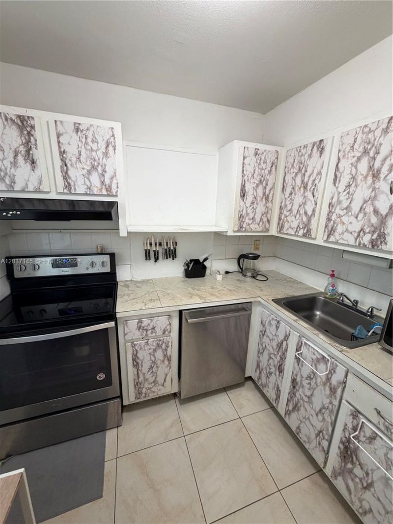 17620 Atlantic Blvd, Unit 514, Sunny Isles Beach, FL 33160 Photo