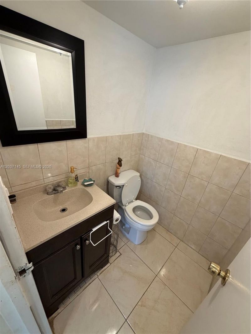 17620 Atlantic Blvd, Unit 514, Sunny Isles Beach, FL 33160 Photo