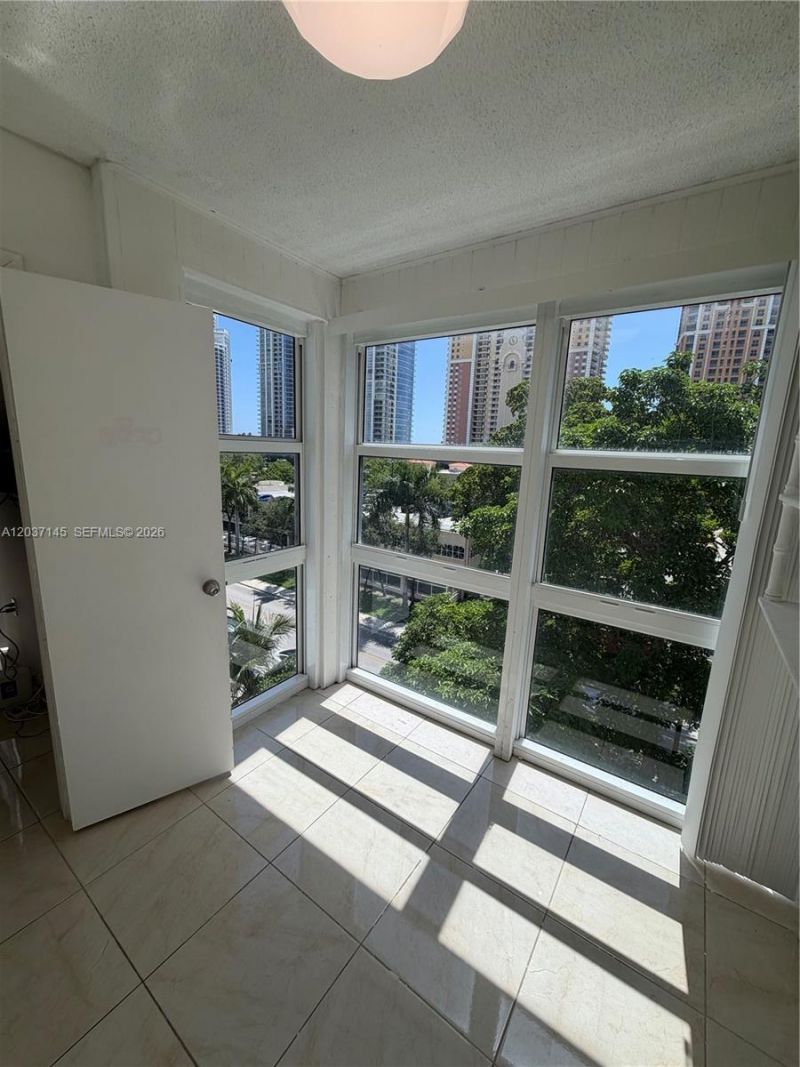 17620 Atlantic Blvd, Unit 514, Sunny Isles Beach, FL 33160 Photo