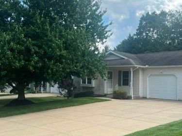 120 Thorn Way , Doylestown, OH 44230