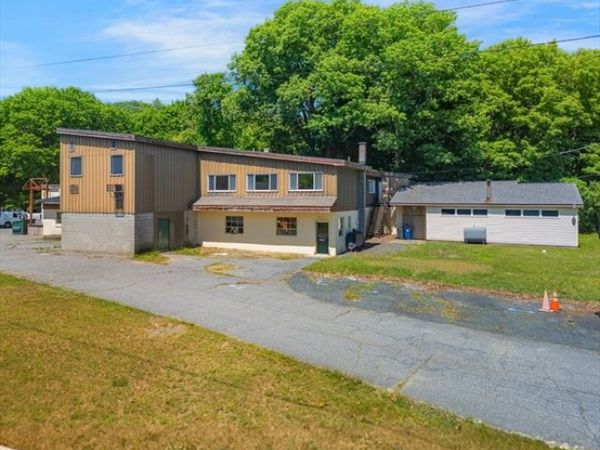 148 Marlboro Rd, Southborough, MA 01772