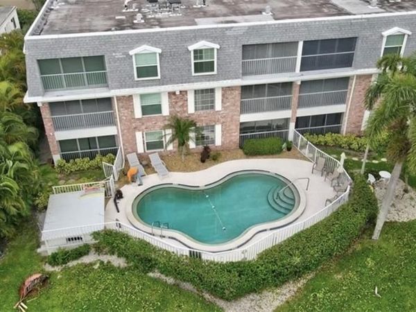 1900 Alamanda DR, Unit 202, NAPLES, FL 34102