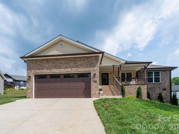 1208 Spring Time Court SW, Lenoir, NC 28645