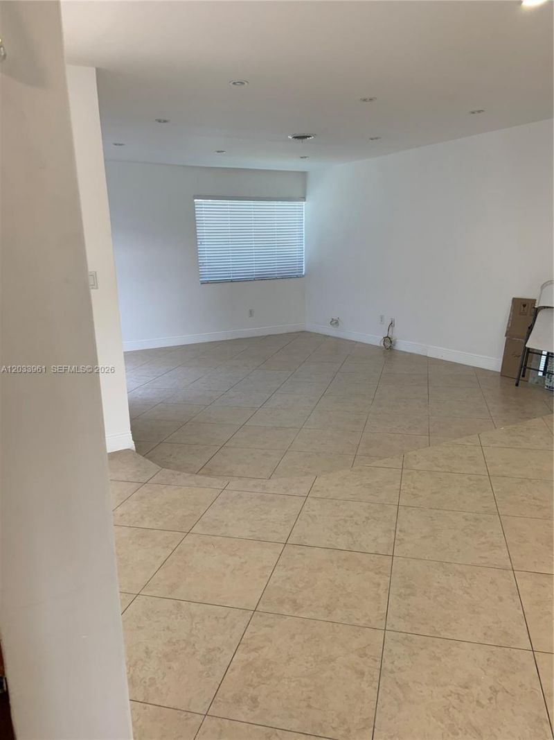 21260 NE 23rd Ave, Unit no, Miami, FL 33180 Photo