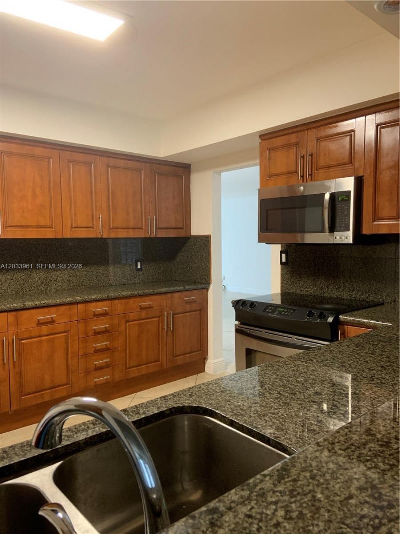 21260 NE 23rd Ave, Unit no, Miami, FL 33180 Photo