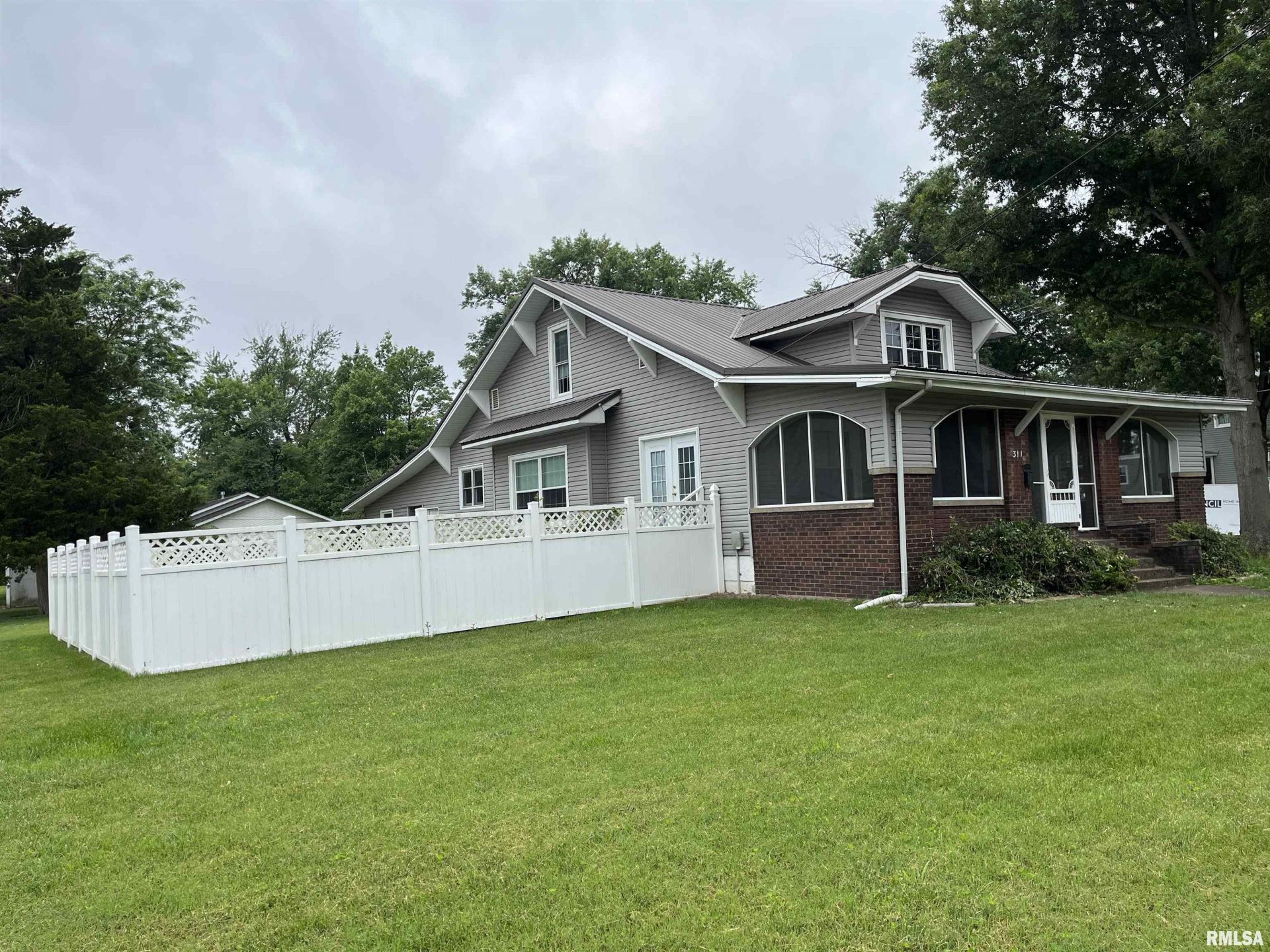 311 Elles Avenue, Carterville, IL 62918 Main Photo