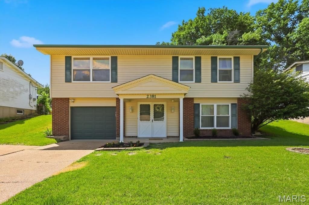 2381 Wesford Drive, Maryland Heights, MO 63043 Main Photo