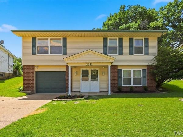 2381 Wesford Drive, Maryland Heights, MO 63043