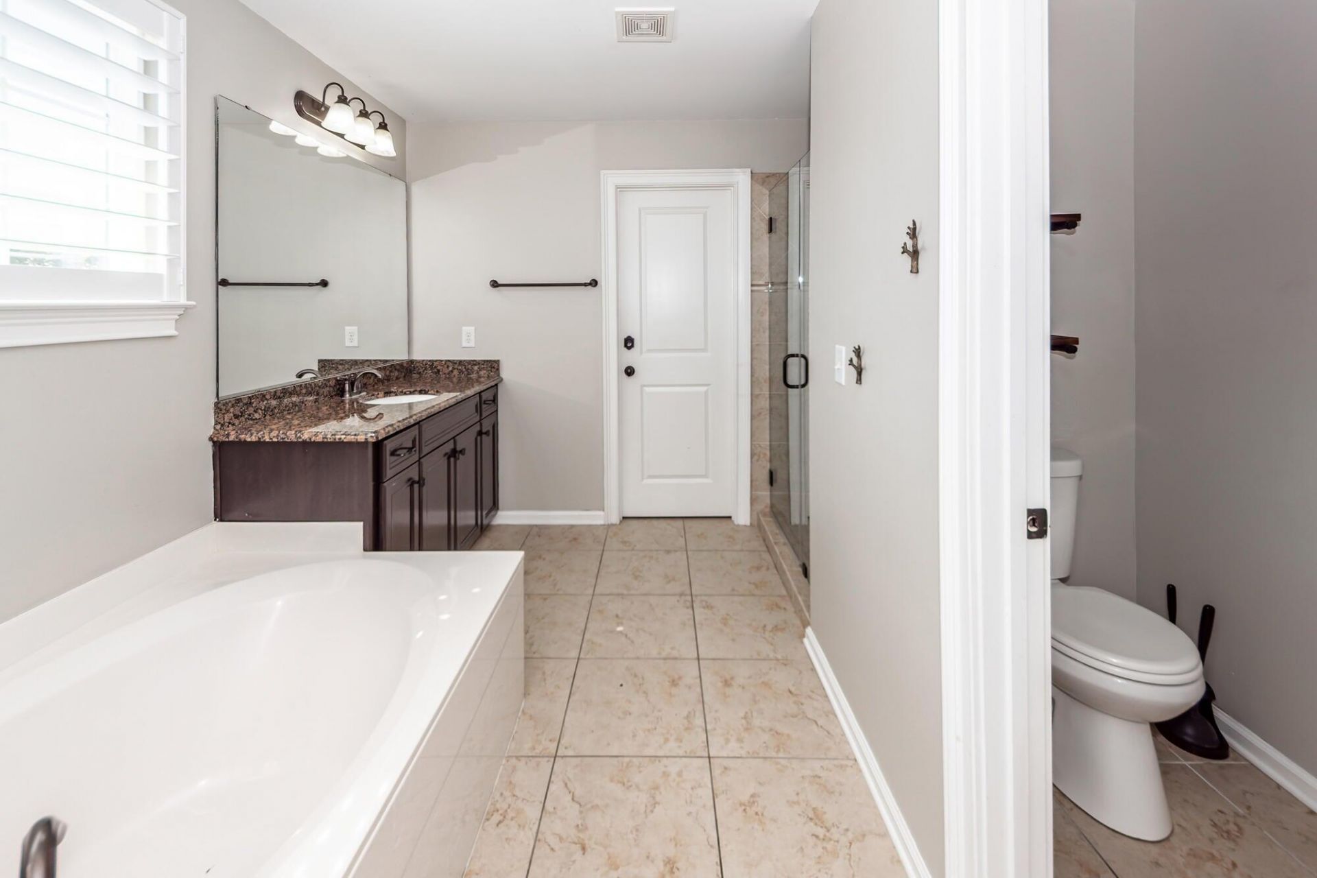 416 Spectrum Road Photo 44