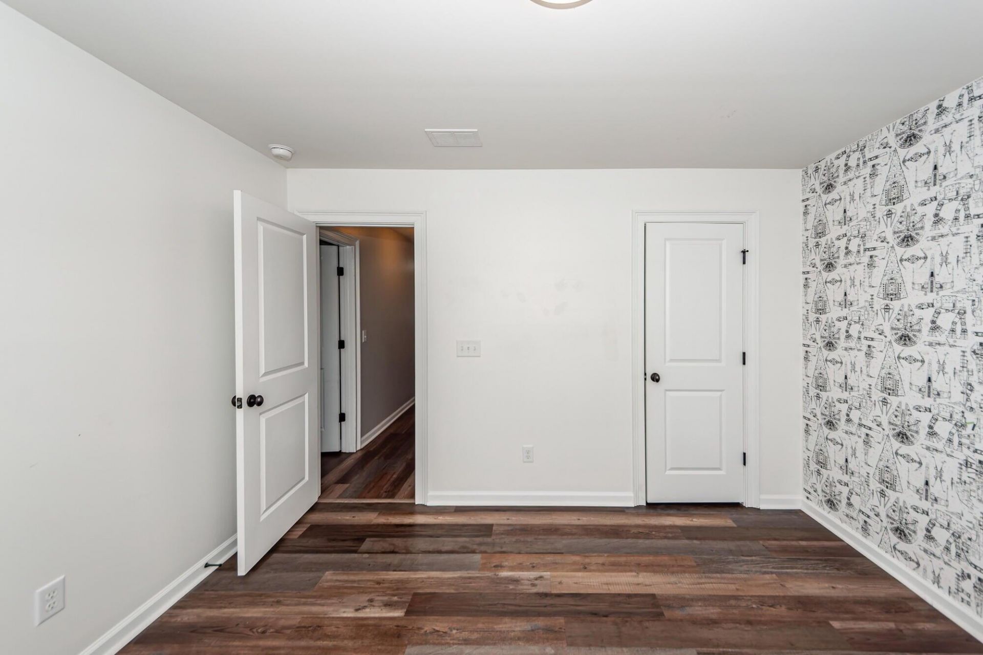416 Spectrum Road Photo 50