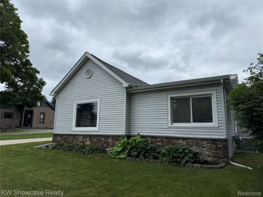 134 2nd Street, Lapeer, Mi 48455