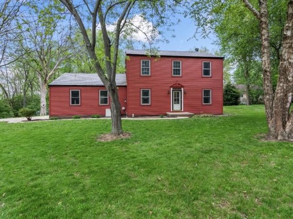 38 Wedgewood Lane, Girard, IL 62640