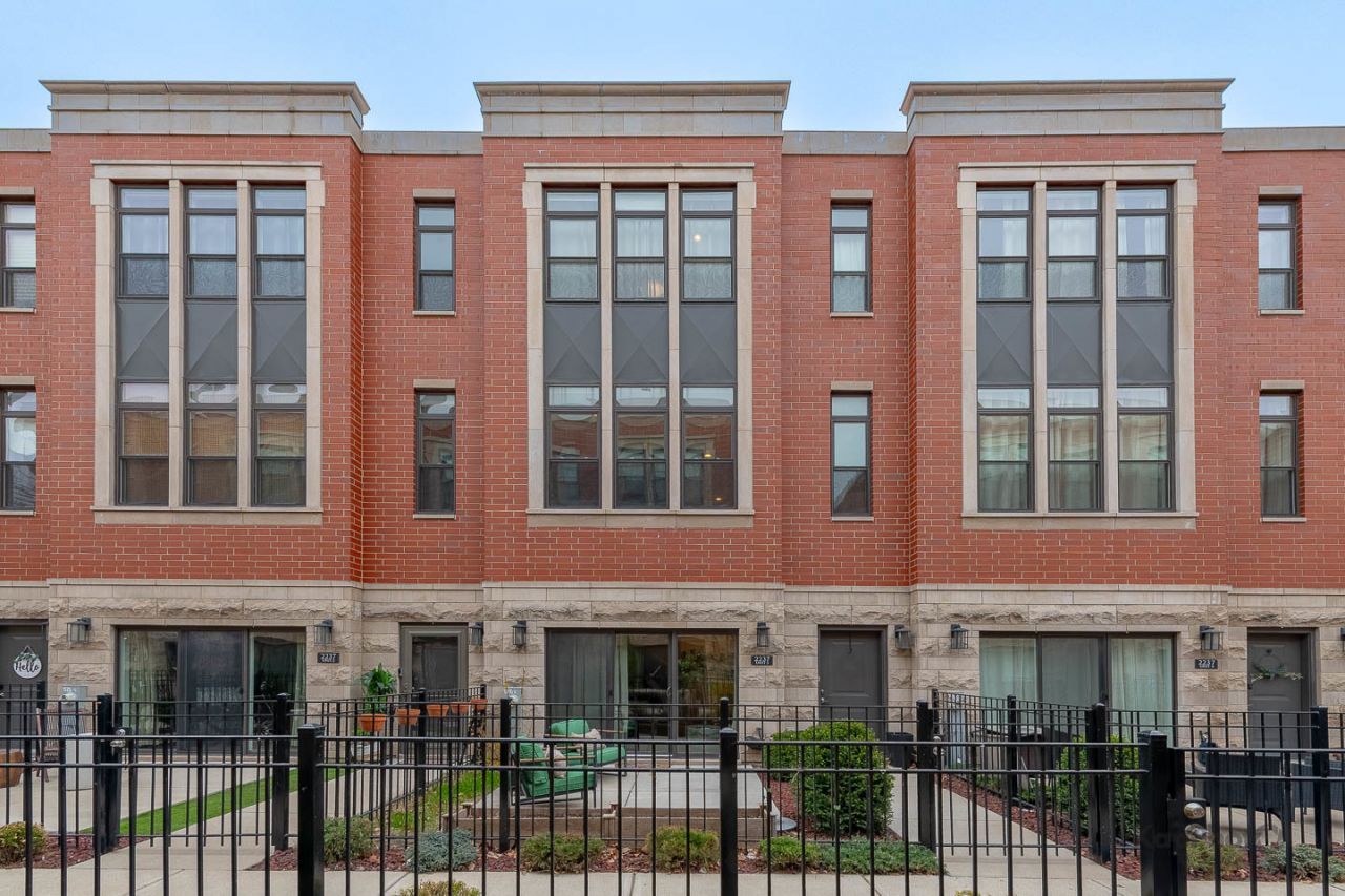 2243 W Coulter Street, Unit 2, Chicago, IL 60608 Main Photo