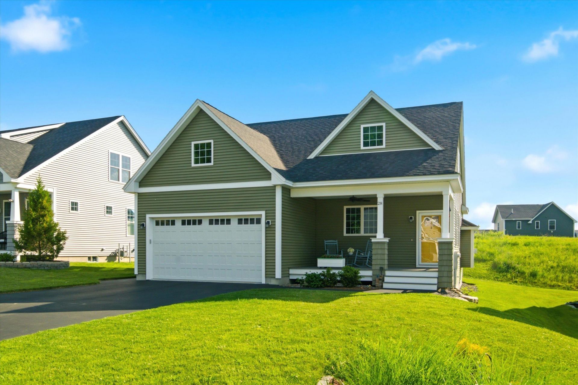 28 Luna Circle, Somersworth, NH 03878 Main Photo