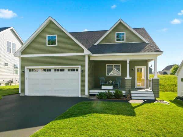 28 Luna Circle, Somersworth, NH 03878