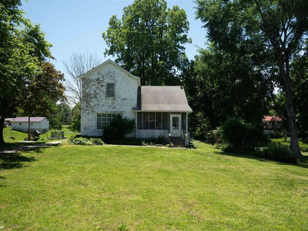 515 S. 5th Street, Warsaw, IL 62379