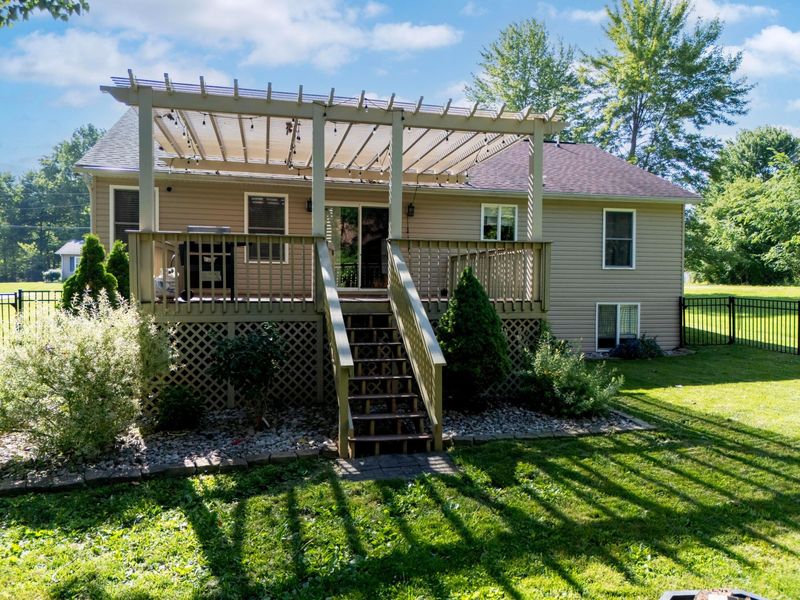 39 S Highland Court , Howard, OH 43028 Photo 2