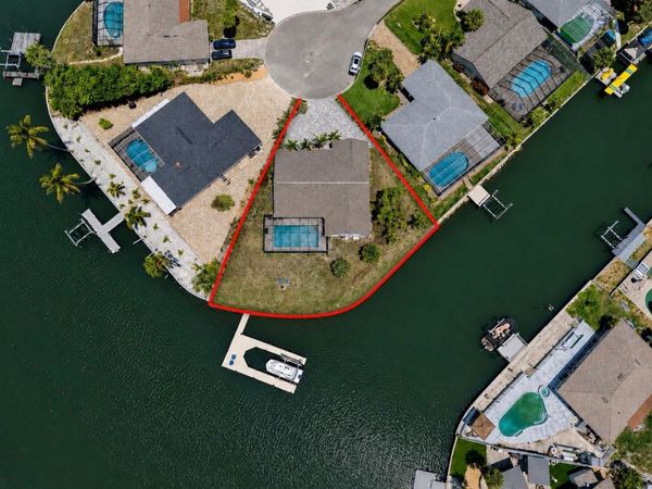 6301 COTTONWOOD LANE , APOLLO BEACH, FL 33572