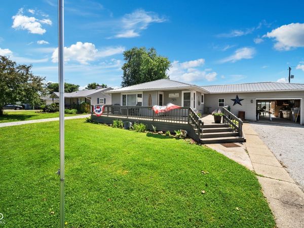 705 Maple , Rockville, IN 47872
