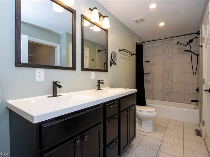 39 S Highland Court, Howard, OH 43028 Photo 16