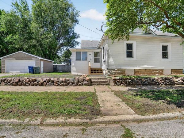 499 Columbia Street, Waterloo, IA 50703