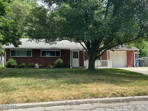 3002 Pinehurst Drive , Toledo, OH 43613